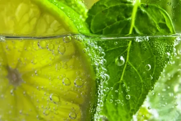 “Soda mixed with lemon” reduces the risk of cancer - can it really help with detox?