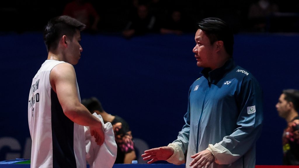 บทบาทของโค้ชและทีมวิเคราะห์ในทีมชาติฮ่องกง: การผสมผสานความรู้ตะวันตกและตะวันออก