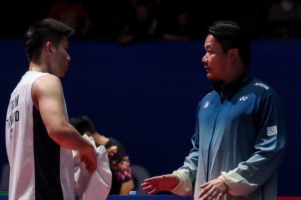 บทบาทของโค้ชและทีมวิเคราะห์ในทีมชาติฮ่องกง: การผสมผสานความรู้ตะวันตกและตะวันออก